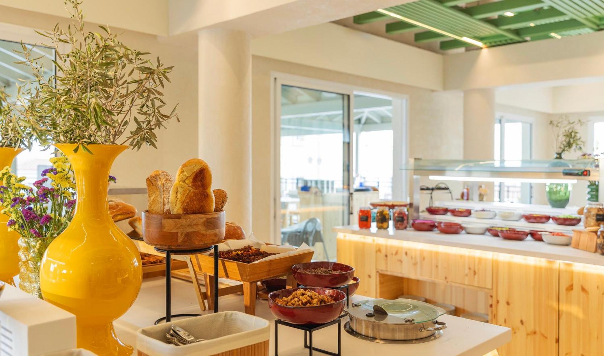 Wellclub - Family Wellness & Seaview Suites Hotel