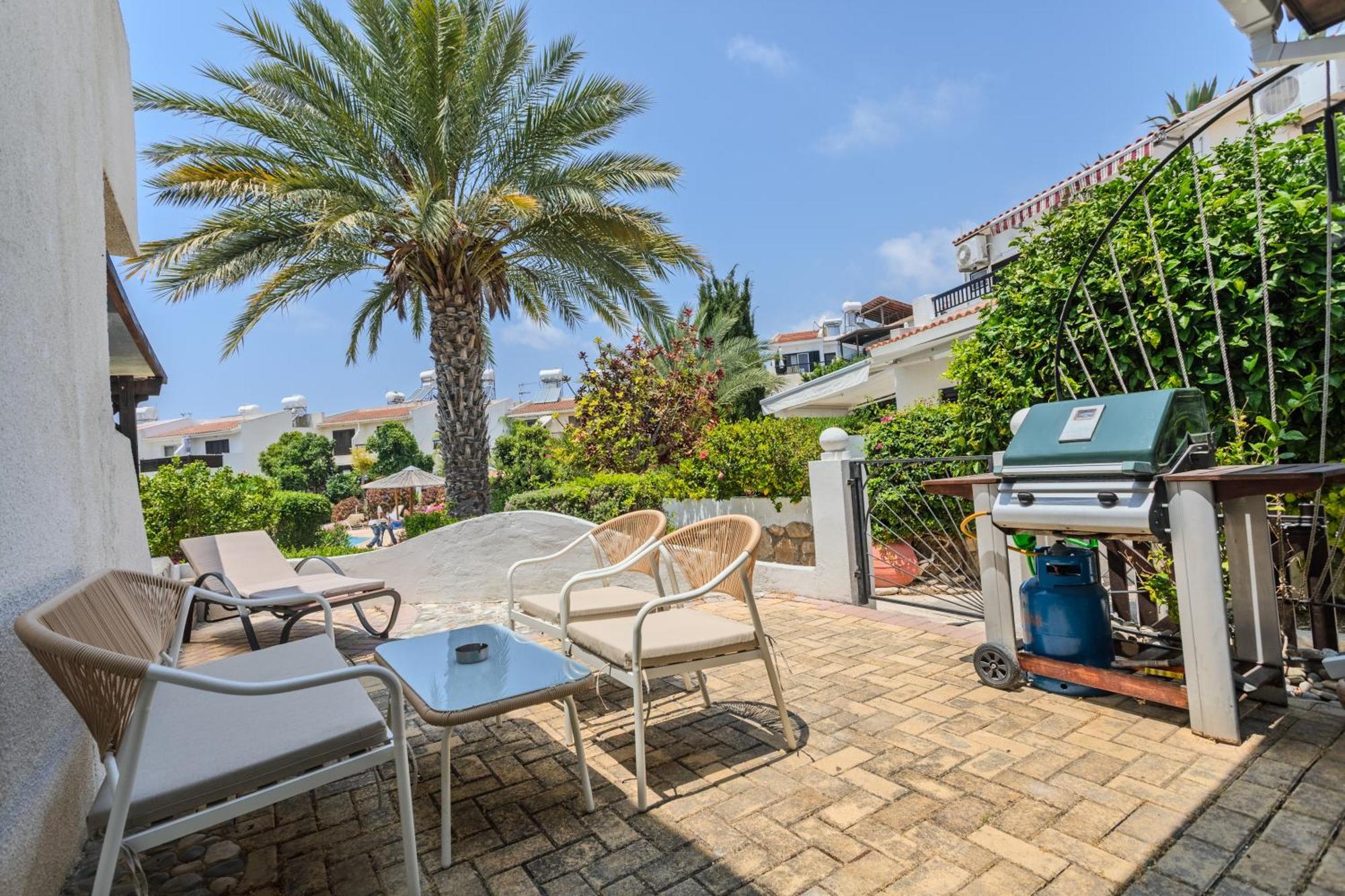 Apartment Taheli's Modern Townhouse With A Pool Paphos