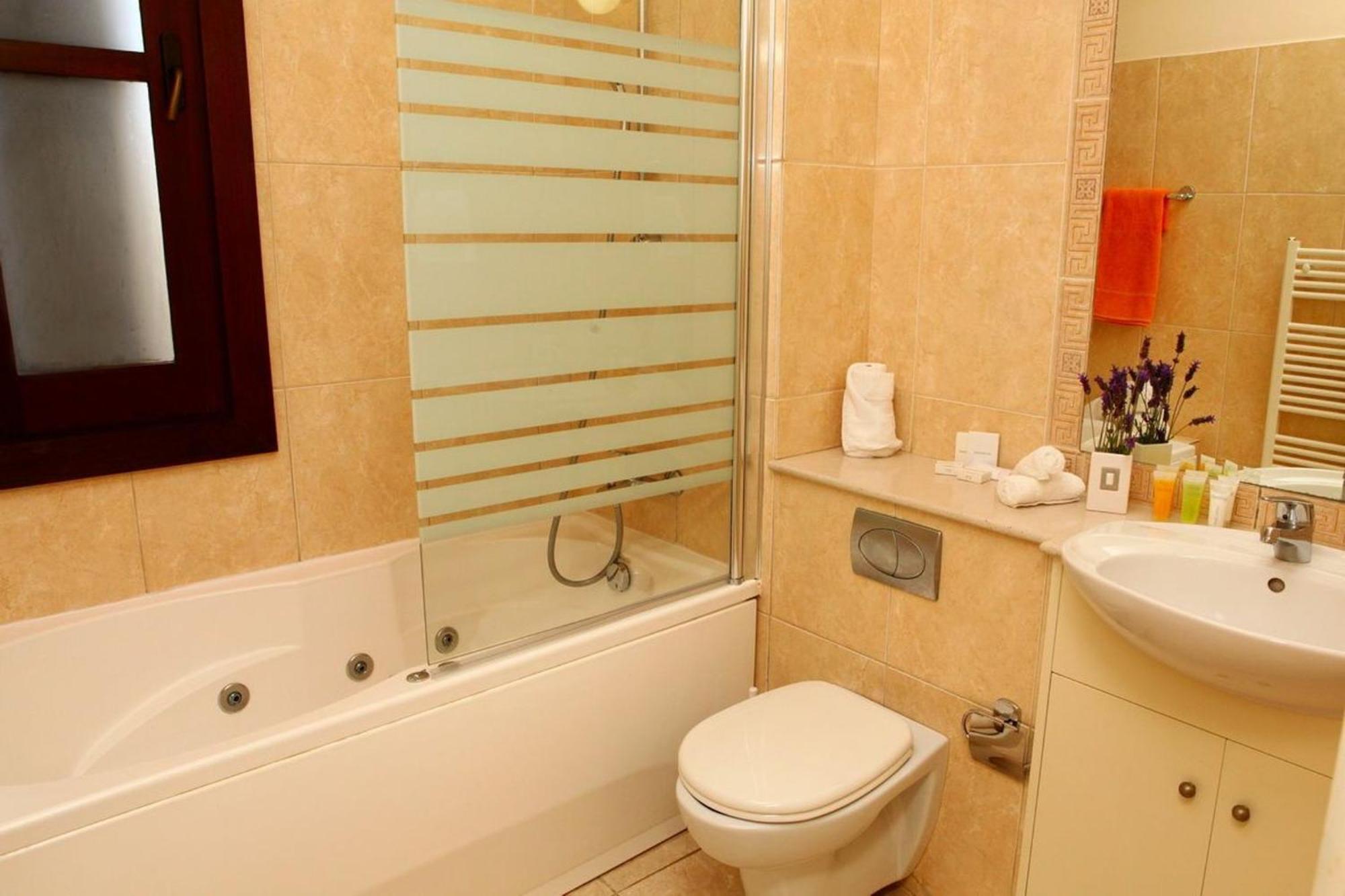 Aphrodite Hills Superior Superior 0066 Air Conditioning 3 Bedrooms *