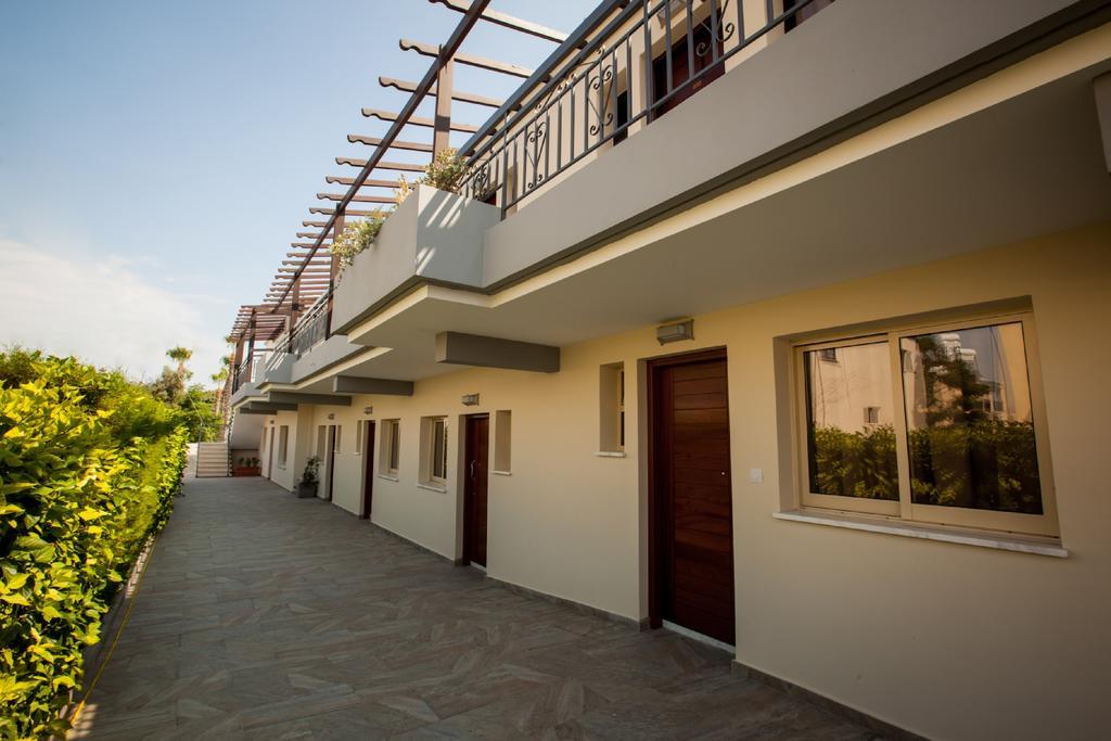 Crystallo Aparthotel