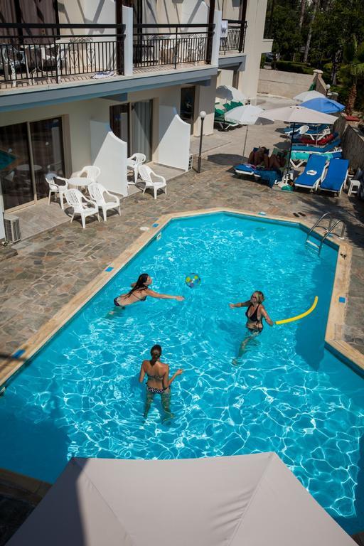 Aparthotel Crystallo Paphos