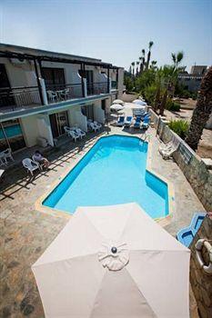Crystallo Aparthotel Paphos