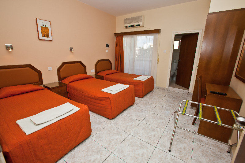 Hotel Pyramos