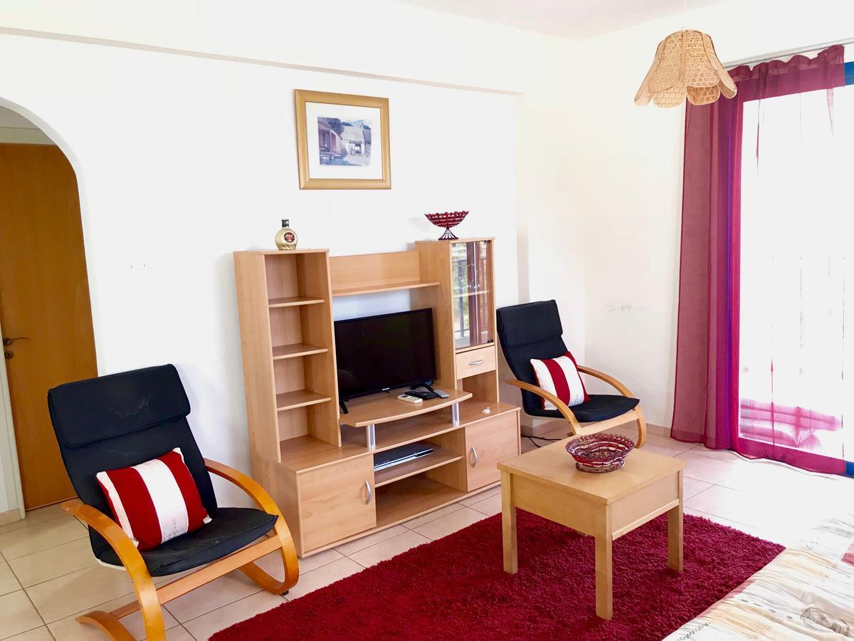 Apartment Chloraka Park D101