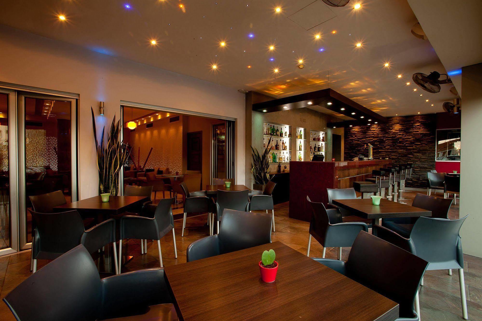 Hotel Pyramos 2*