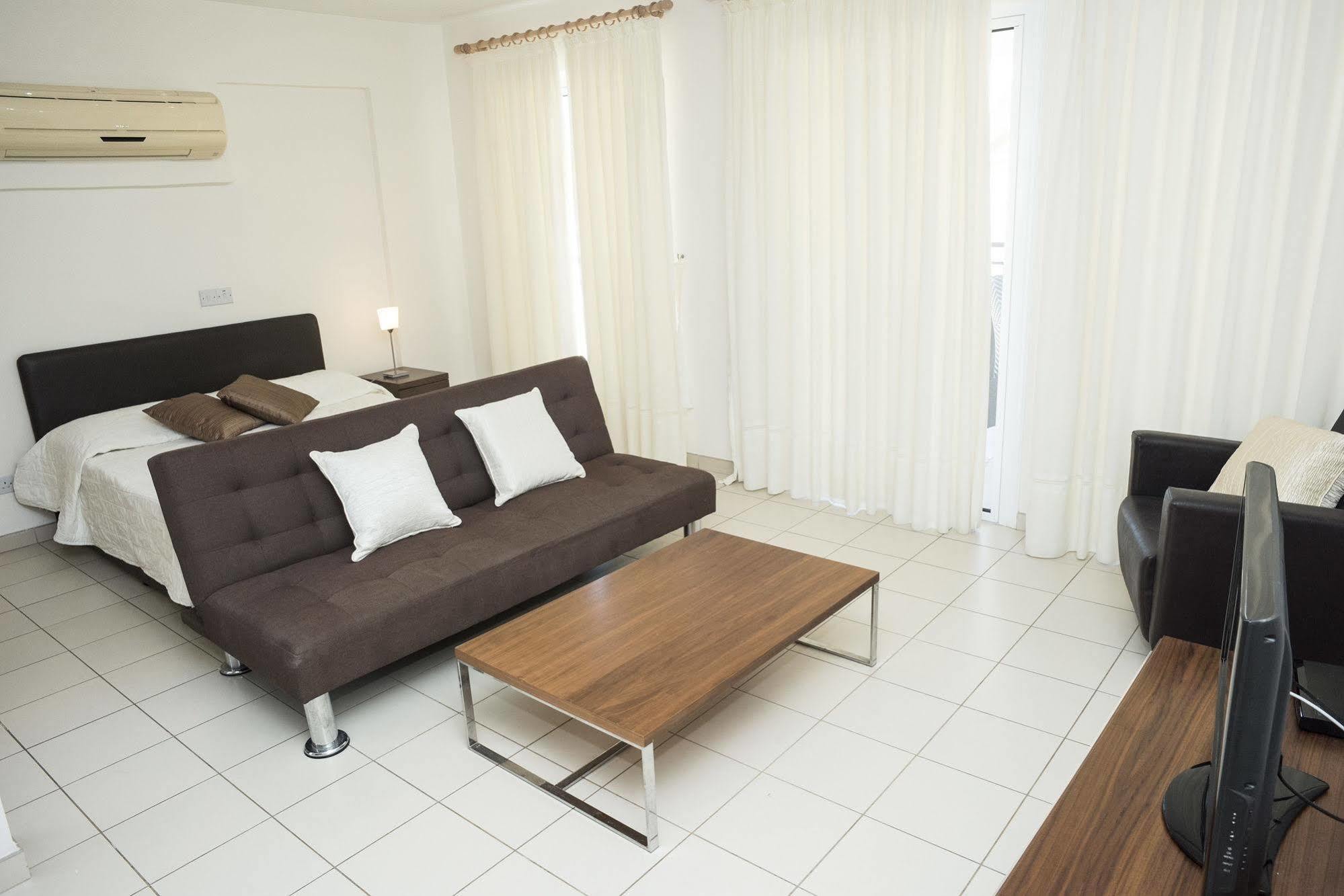 Aparthotel St Nicolas Paphos