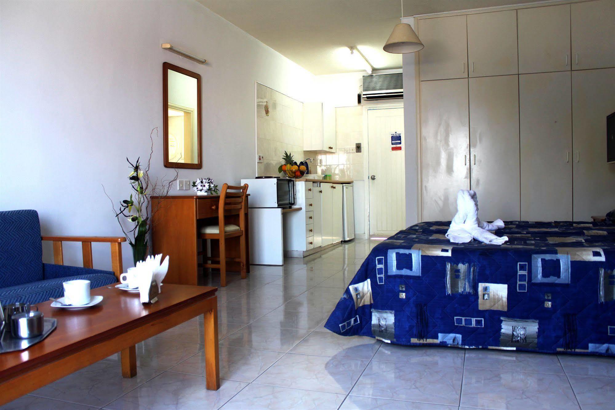 Sunny Hill Aparthotel 3*