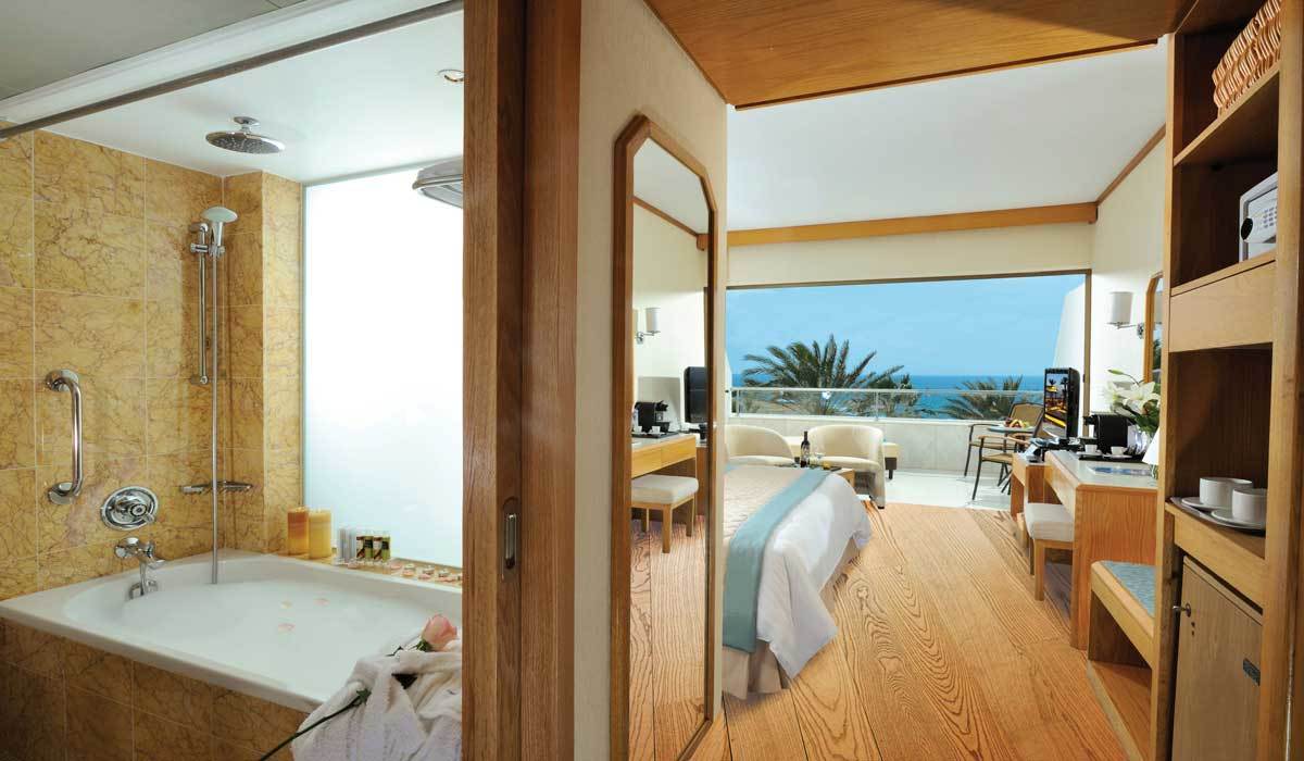 Constantinou Bros Pioneer Hotel