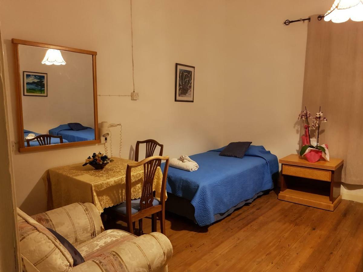 Trianon Hostel *