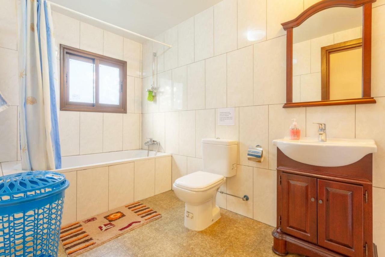 Villa Kinousa 1 *