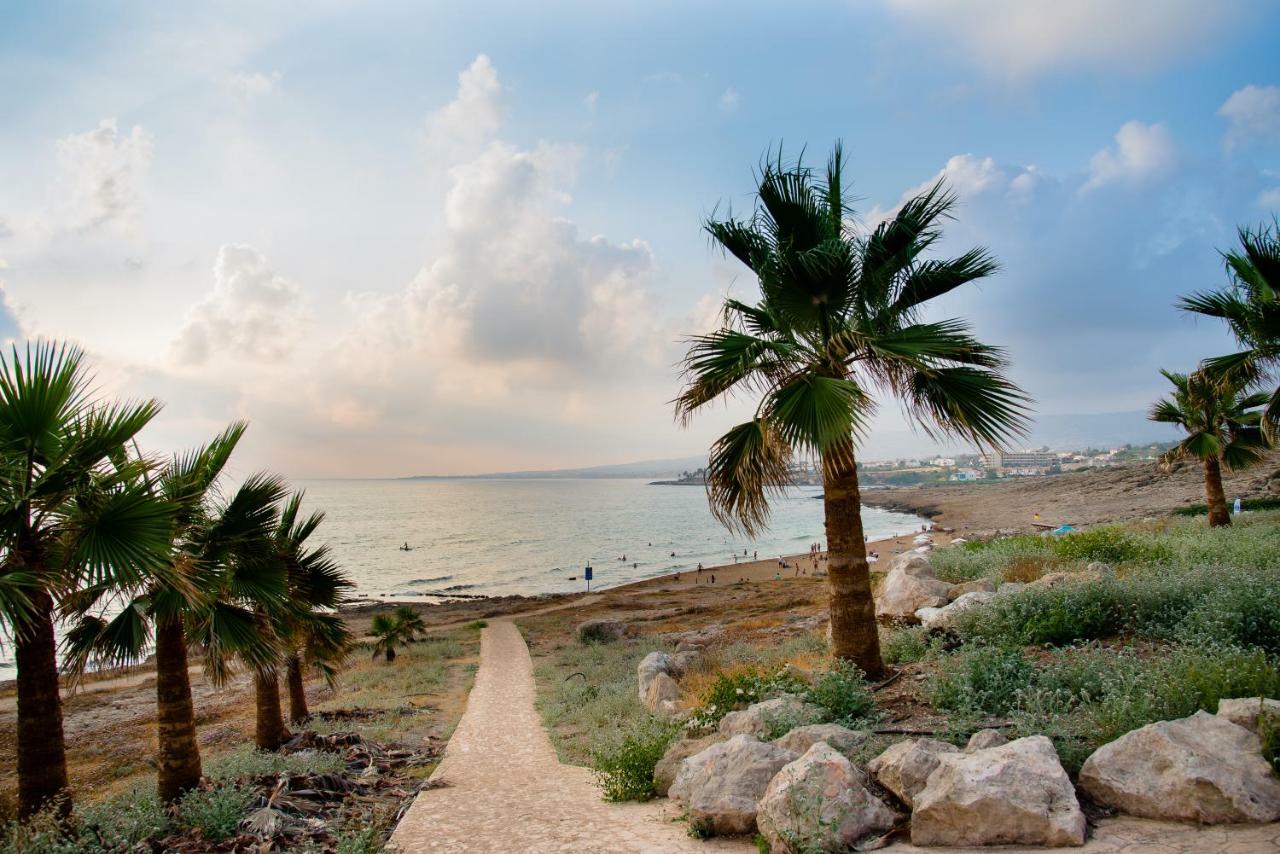 Helios Bay And Hotel