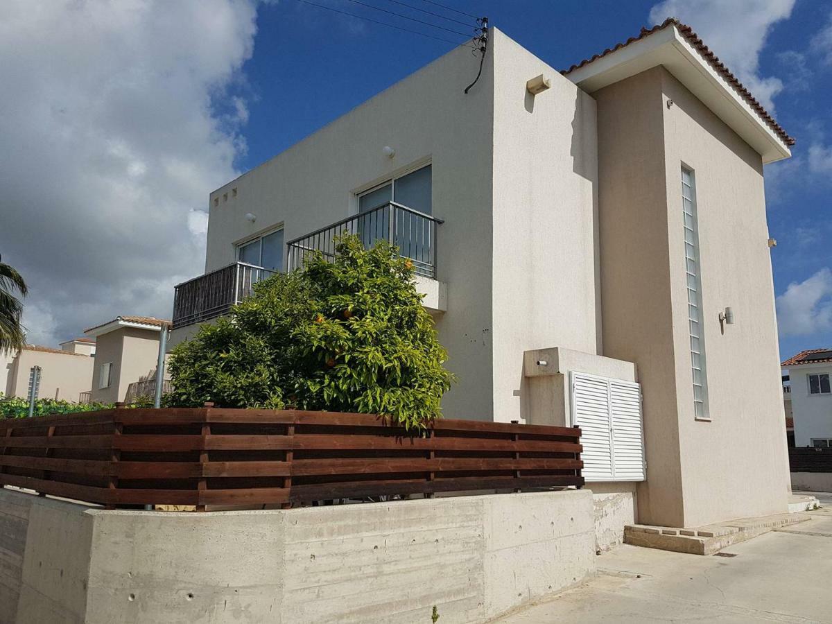Loucas Townhouse Holiday home *