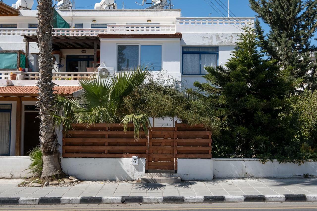 Townhouse By The Sea Pirate Harbor Apartment Paphos
