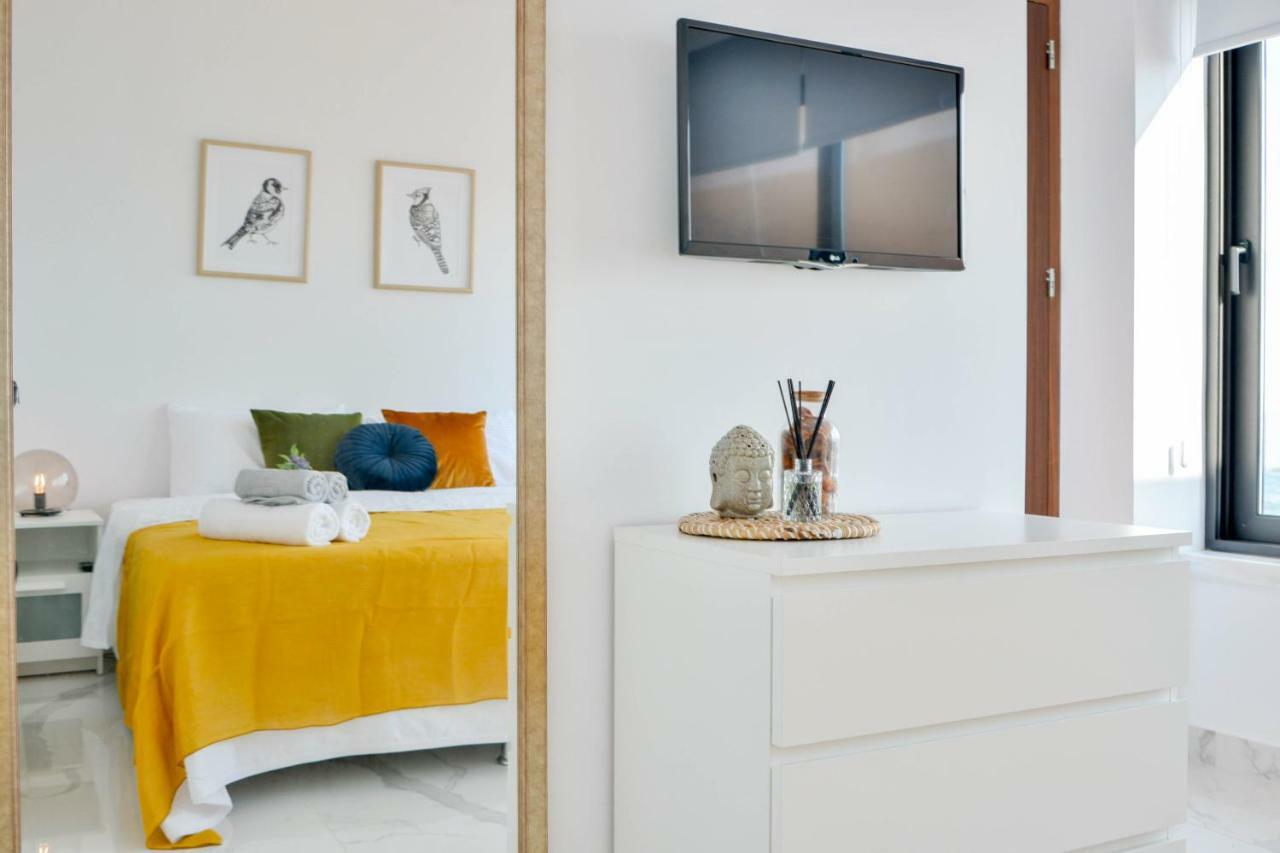 Apartment Phaedrus Living Seaview Luxury Flat Marina Court 213
