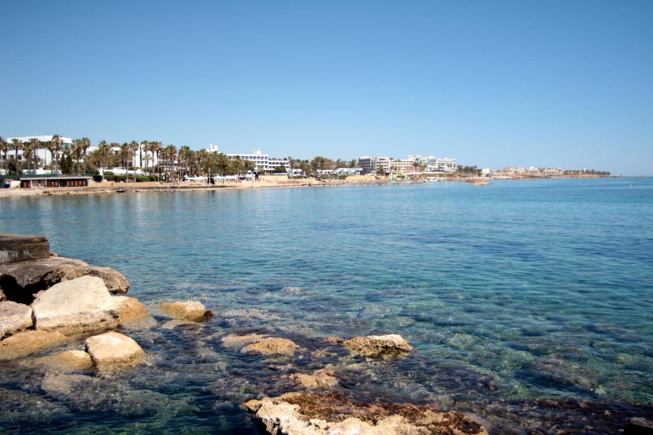 Phaedrus Living: Seaside Luxury Flat Lighthouse 67 Apartment