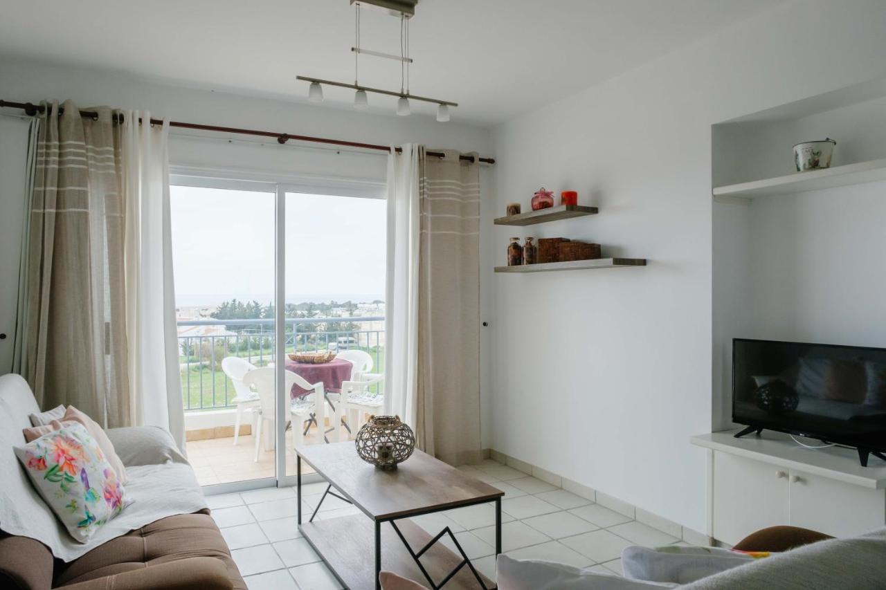 Hermes Gardens 2 Bedroom Sea View Flat In Apartment *