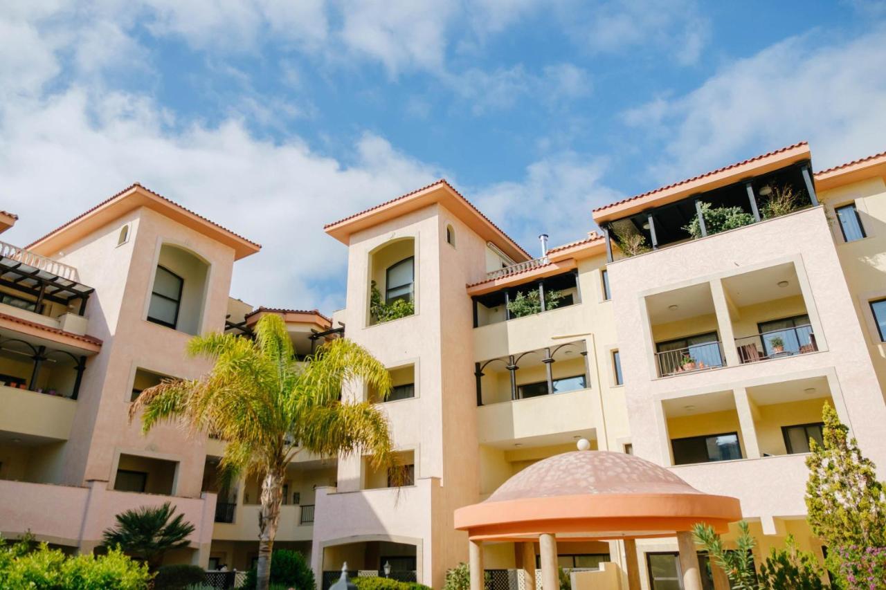 Queens Gardens 2 Bedroom Townhouse In * Paphos