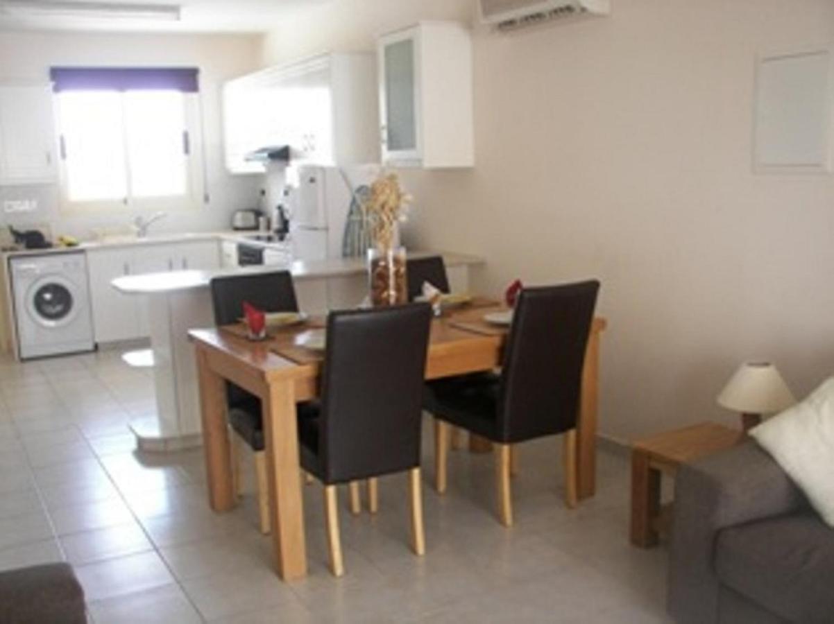 Apartment Ground Floor Leading To Pool Eg5, 2 Bedrooms, Free Wifi *