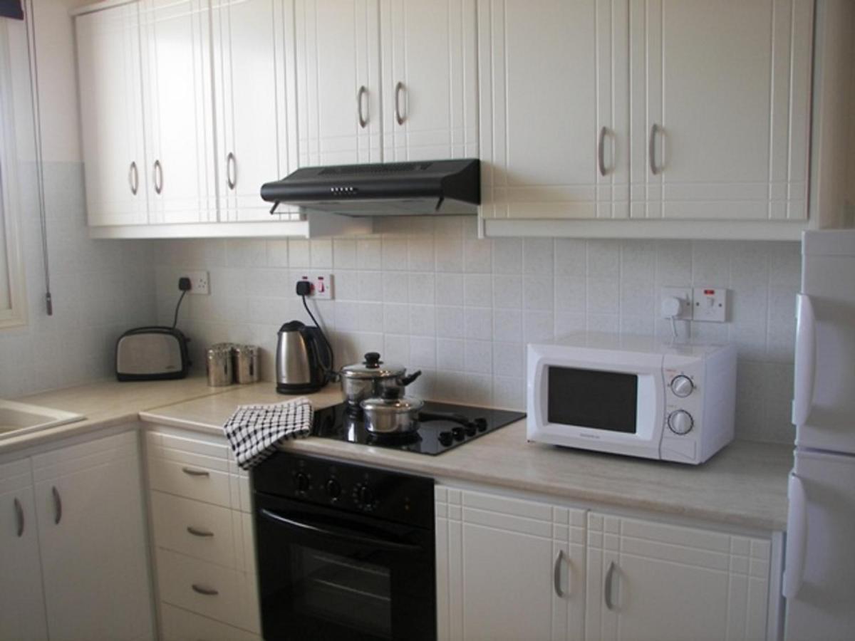 Ground Floor Leading To Pool Eg5, 2 Bedrooms, Free Wifi Apartment