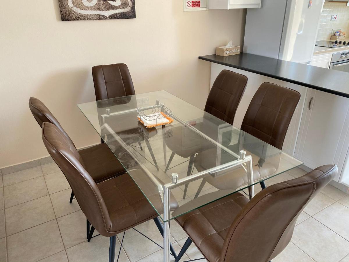 Royal Seacrest Luxurious Apartment Paphos