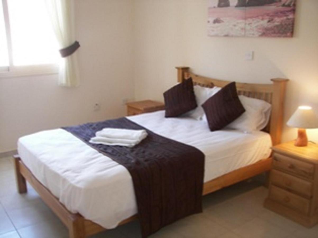Apartment Ground Floor Leading To Pool Eg5, 2 Bedrooms, Free Wifi *