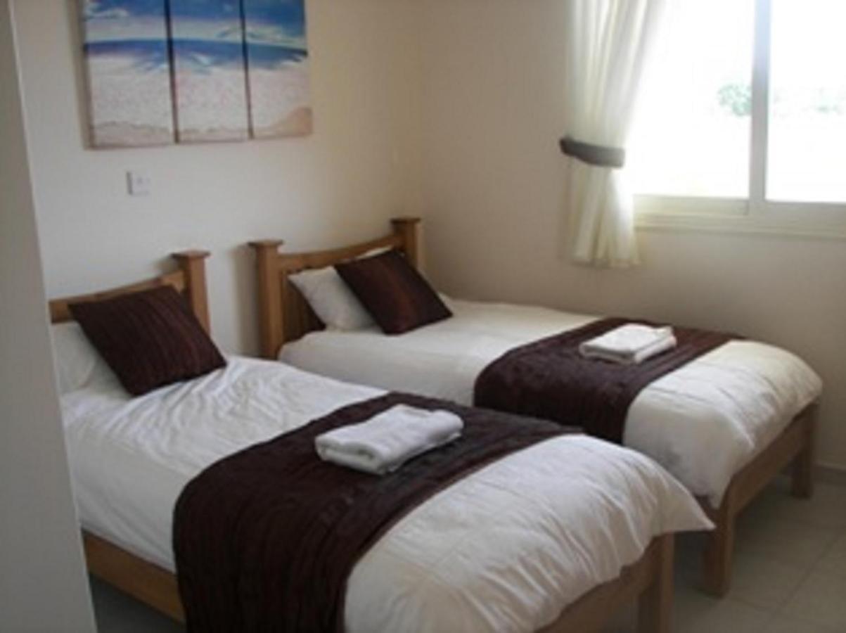 Ground Floor Leading To Pool Eg5, 2 Bedrooms, Free Wifi