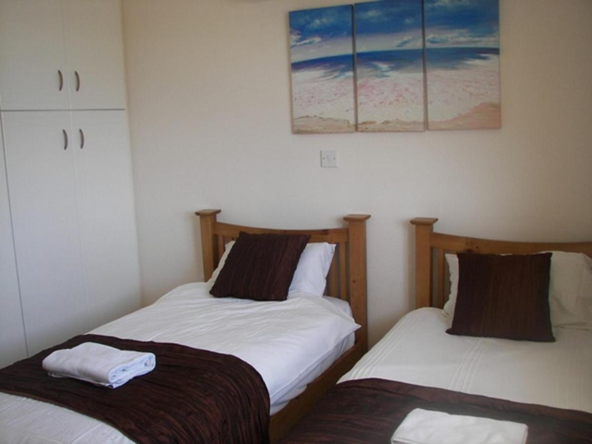 Apartment Ground Floor Leading To Pool Eg5, 2 Bedrooms, Free Wifi *