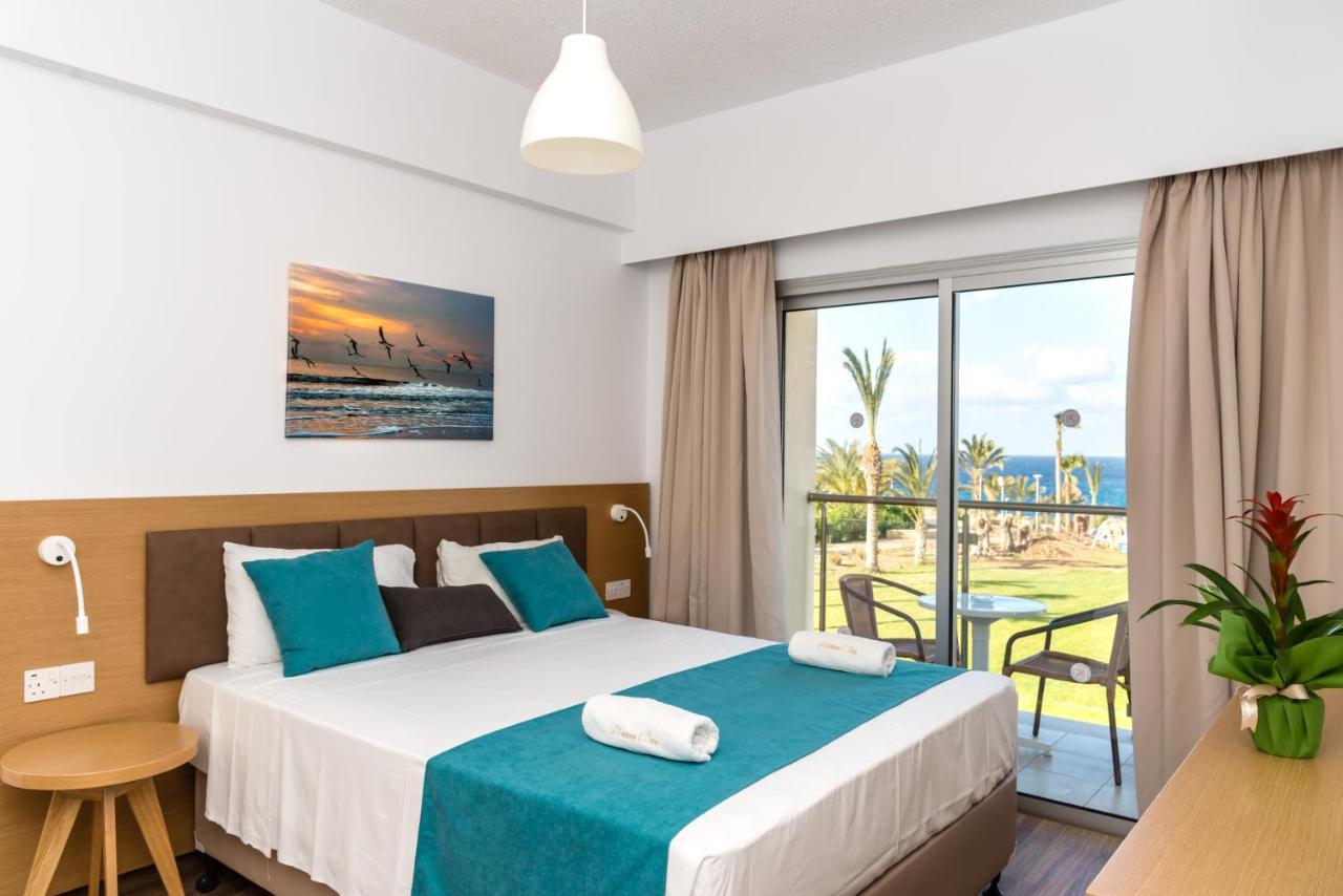 Helios Bay And Hotel