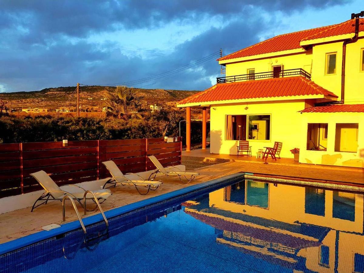Sea Caves Villa