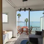 Phaedrus Living Seaview Modern Flat Lighthouse 52