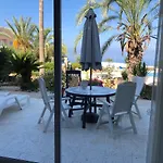 Kings Palace - Fabulous Pool-Side 2 Bed Apartment