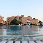 Cosea Living: Seaside 2 Bedroom Flat Kings Palace 209