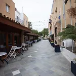 Paphos Harbour Apartment In Heart Of Tourist Area