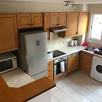 Regina Gardens - Spacious 3 Bed, 2 Bath Maisonette