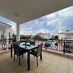 Elite Escapes Roof Terrace Apartment - Kato Paphos