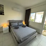 Elite Escapes Roof Terrace Apartment - Kato Paphos