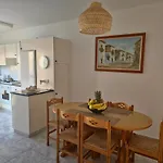 Joanne\'S Lovely 2 Bedroom Apt.