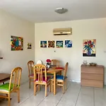 Beautiful Apartment Near The Sea