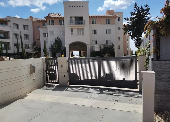 Lighthouse Holiday Apartments