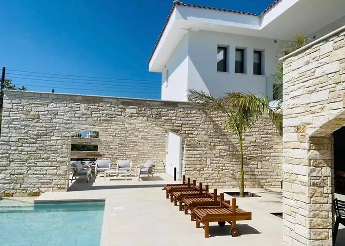 Paphos Luxury Contemporary Villa