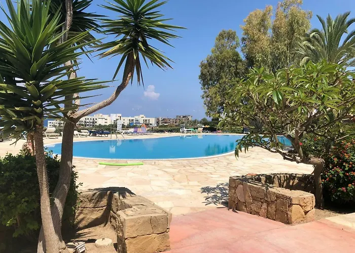 Kings Palace - Fabulous Pool-Side 2 Bed Apartment