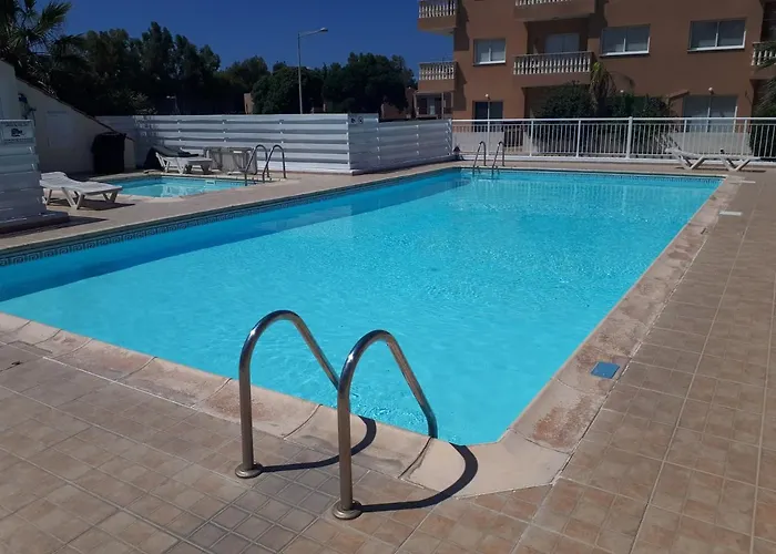 Blue Flamingo Holiday Apartment