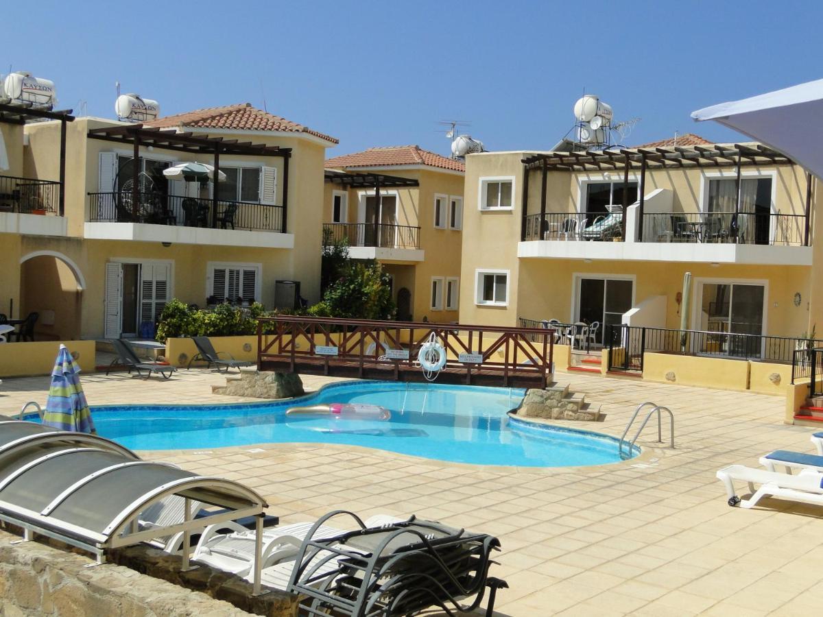 Apartment Charming 2 Bed. Ap. With Swimming Pool