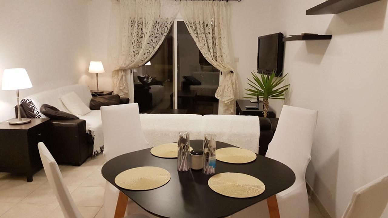 Charming 2 Bed. Ap. With Swimming Pool Apartment