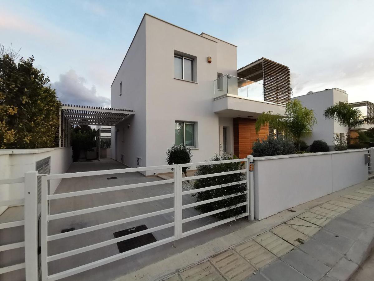 Luxury New Poseidon Plage Residences Villa Paphos