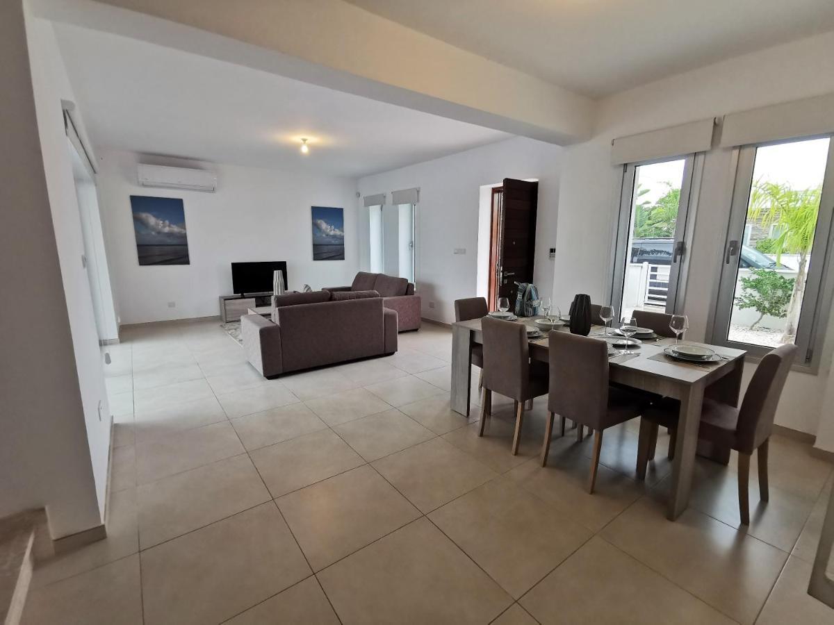 Luxury New Poseidon Plage Residences