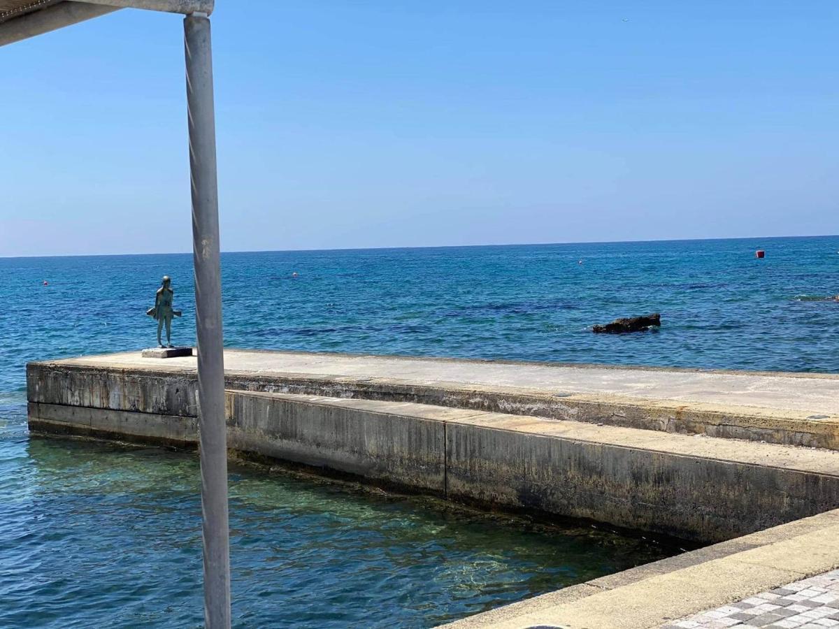 Beachside In Kato Lighthouse 81 * Paphos