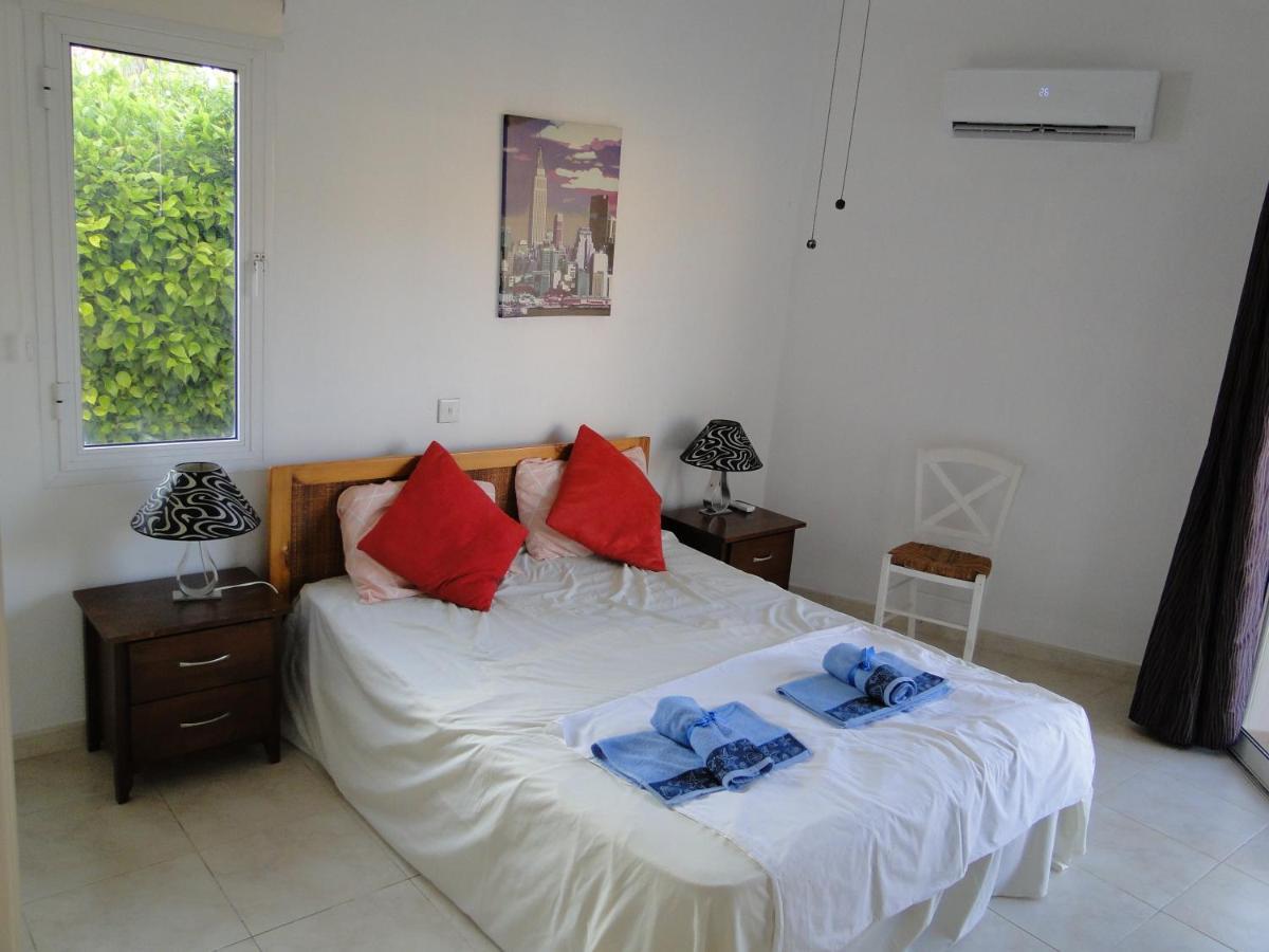 Apartment Charming 2 Bed. Ap. With Swimming Pool *