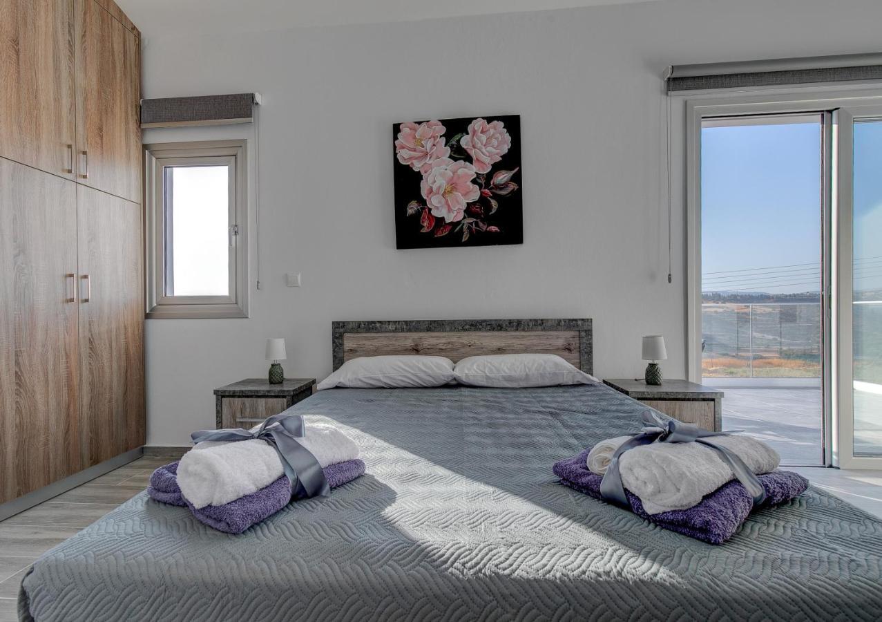 New Luxury 5eagles 5mins From Airport Villa Paphos