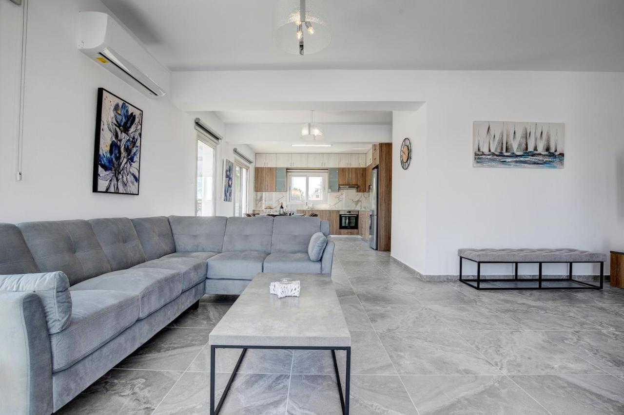 New Luxury 5eagles 5mins From Airport * Paphos